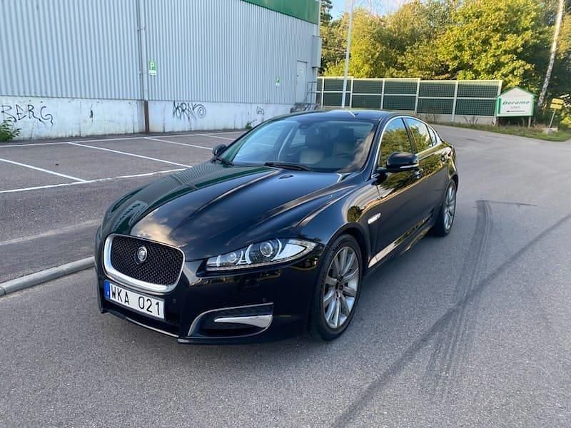 Svart Begagnad 2013 Jaguar XF Sedan | 129 000 kr (Bra pris) - Bild 1/4