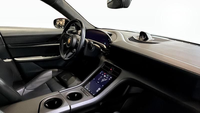 Begagnad Porsche Taycan Turbo Cross Turismo 460 kW (626 HK) 2021 Jet black metallic Sedan