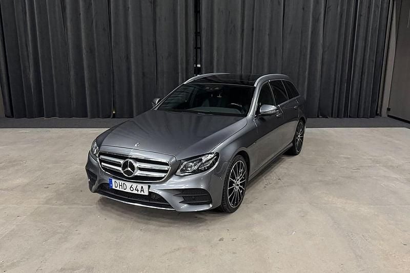 Grå Begagnad 2019 Mercedes E300 AMG Kombi | 349 900 kr (Lite dyr) - Bild 1/4