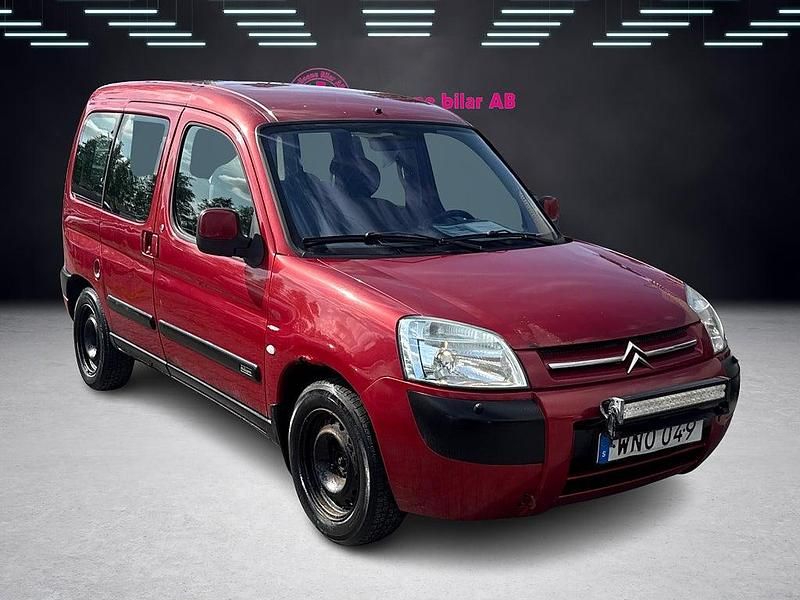 Begagnad Citroën Berlingo 109 HK (80 kW) 2005 Röd Minibuss