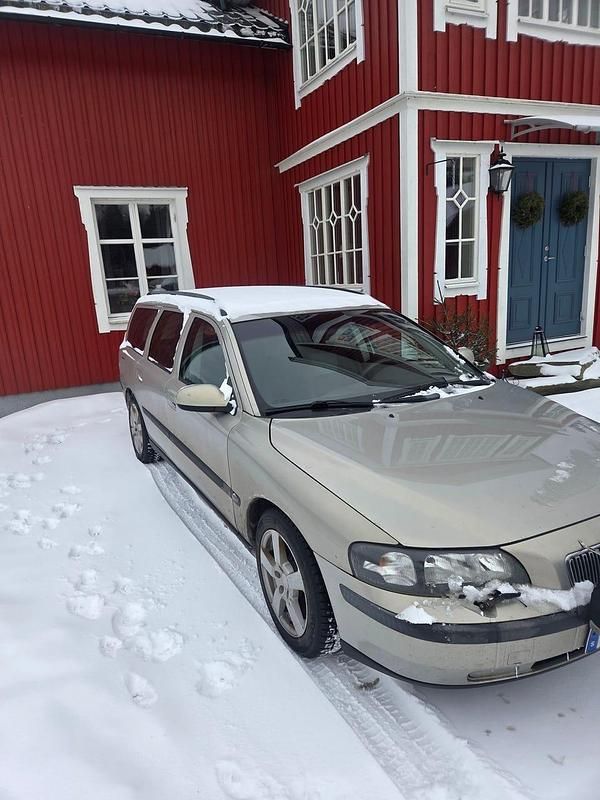 Begagnad Volvo V70 2002 Kombi