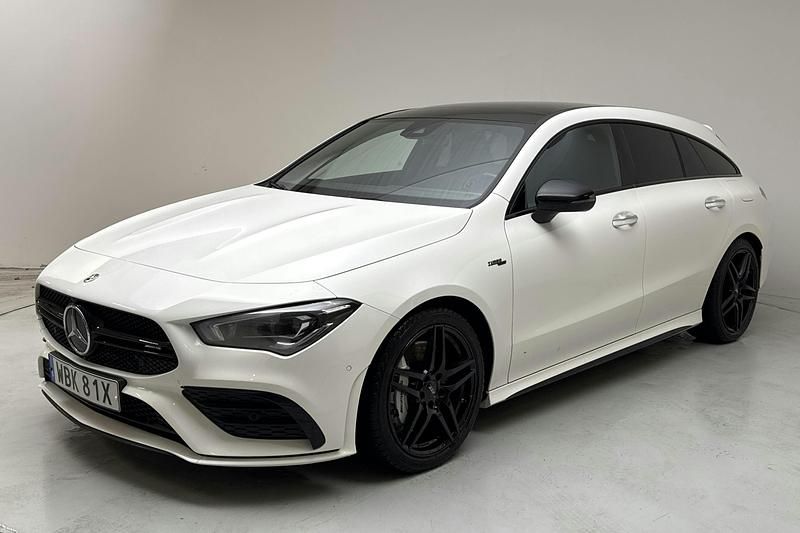 Vit Begagnad 2022 Mercedes CLA35 AMG Shooting Brake AMG Kombi | 389 000 kr - Bild 1/4