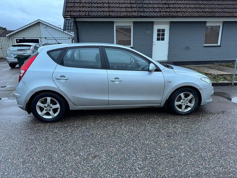 Begagnad Hyundai i30 116 HK (85 kW) 2008 Halvkombi