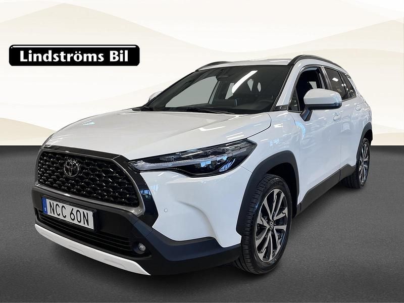 Begagnad Toyota Corolla Cross Style 141 HK (103 kW) 2024 Vit SUV