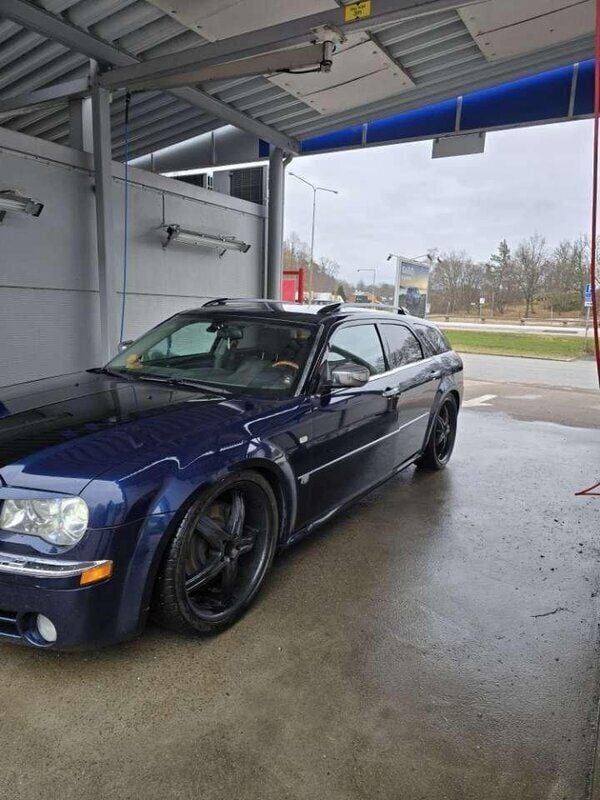 Blå Begagnad 2006 Chrysler 300C Kombi | 98 000 kr (Marknadspris) - Bild 1/1