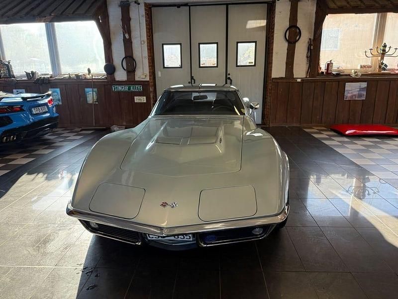 Begagnad Chevrolet Corvette C3 396 HK (291 kW) 1969 Silver Sportkupé