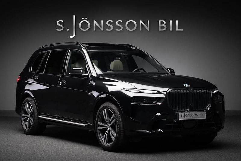 Black sapphire metallic Begagnad 2024 BMW X7 Exclusive SUV | 1 029 000 kr (Lite dyr) - Bild 1/4