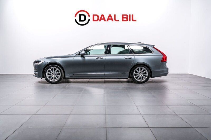 Grå Begagnad 2017 Volvo V90 Inscription Kombi | 274 700 kr (Marknadspris) - Bild 1/4