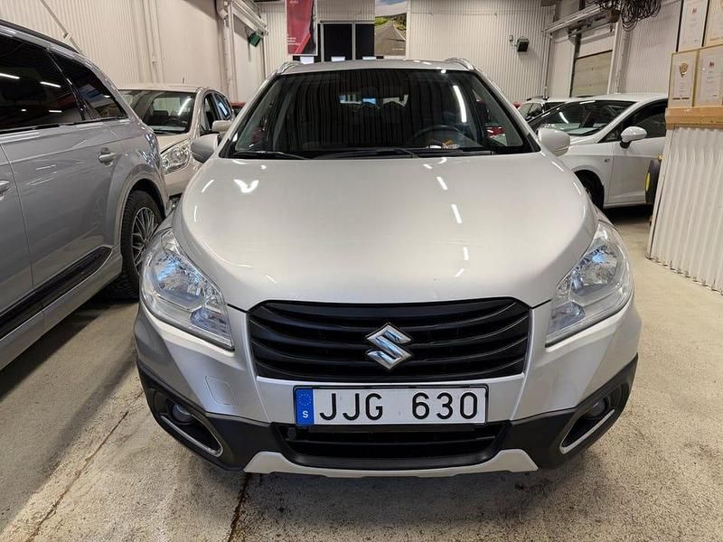 Silver Begagnad 2014 Suzuki SX4 S-Cross | 119 000 kr (Marknadspris) - Bild 1/4