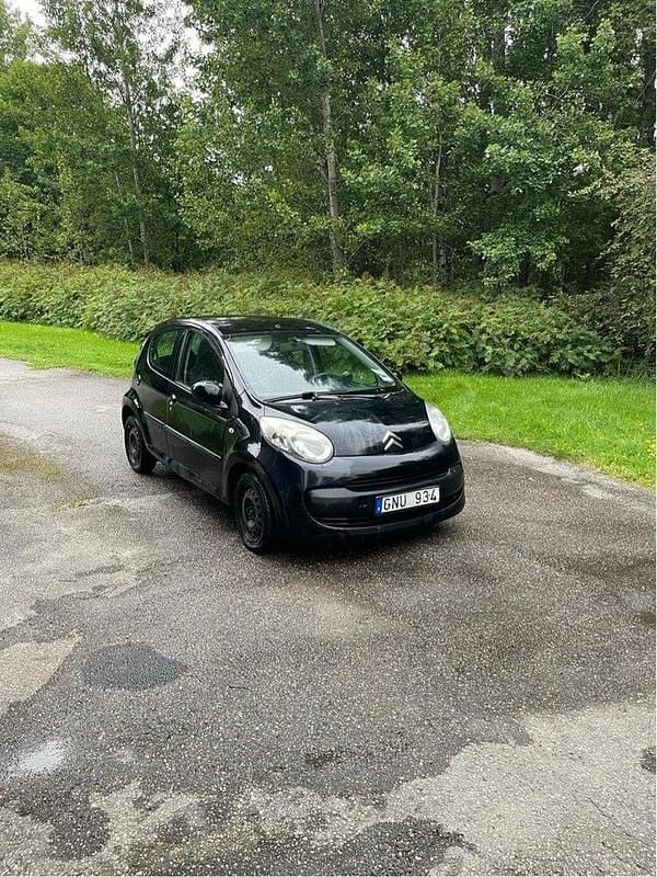 Svart Begagnad 2008 Citroën C1 Halvkombi | 15 000 kr (Superpris) - Bild 1/4
