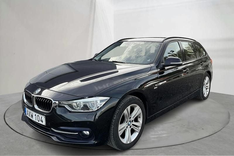 Svart Begagnad 2016 BMW 320 Sport Line Kombi | 155 000 kr (Bra pris) - Bild 1/4