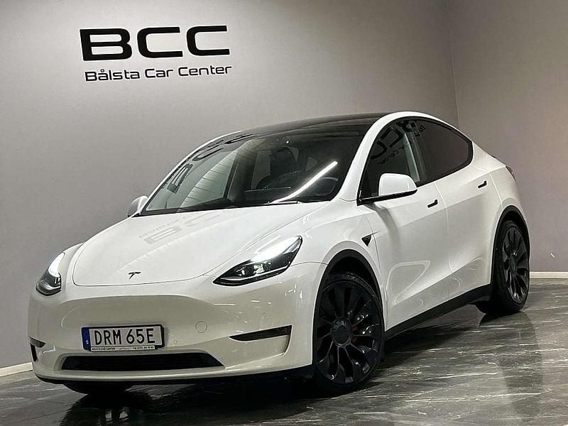 Vit Begagnad 2022 Tesla Model Y Performance SUV | 419 900 kr (Marknadspris) - Bild 1/3
