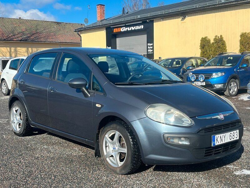 Mörkgrå Begagnad 2009 Fiat Punto Evo Dynamic Halvkombi | 54 900 kr - Bild 1/4