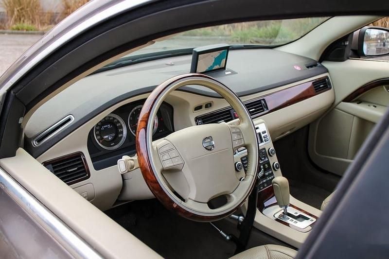 Begagnad 2009 Volvo V70 Kombi | 65 000 kr (Marknadspris) - Bild 1/4