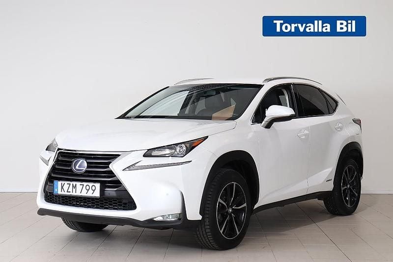 Vit Begagnad 2015 Lexus NX300h Executive Line SUV | 209 000 kr (Marknadspris) - Bild 1/4