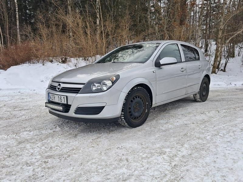 Begagnad Opel Astra 105 HK (77 kW) 2005
