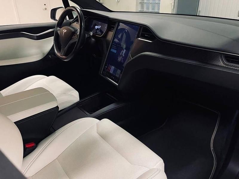 Begagnad Tesla Model X 567 kW (772 HK) 2019 SUV