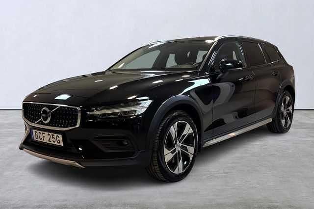 Begagnad 2022 Volvo V60 CC Kombi | 255 000 kr (Bra pris) - Bild 1/4