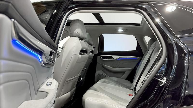 Begagnad MG Marvel R Performance 211 kW (288 HK) 2022 Svart SUV