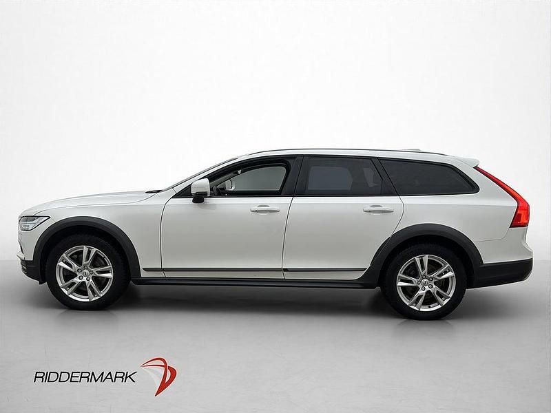 Begagnad Volvo V90 CC Plus 190 HK (139 kW) 2018 Vit Kombi