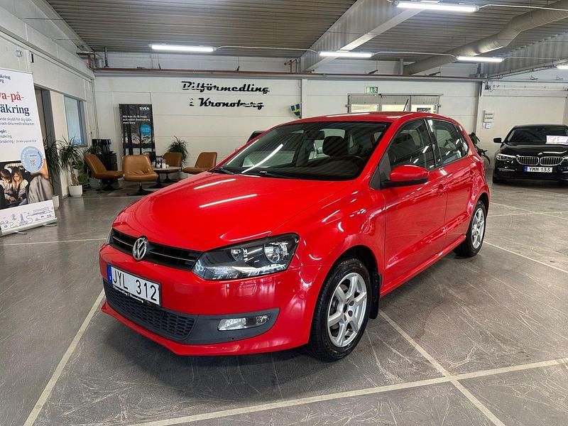 Röd Begagnad 2009 VW Polo Halvkombi | 54 900 kr (Marknadspris) - Bild 1/4