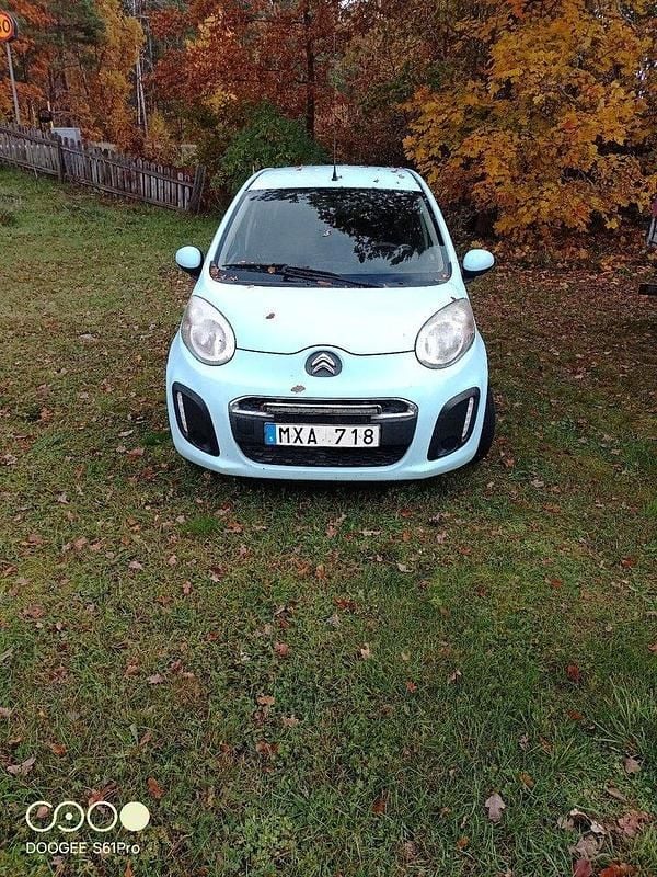 Blå Begagnad 2012 Citroën C1 Halvkombi | 30 000 kr (Lite dyr) - Bild 1/4