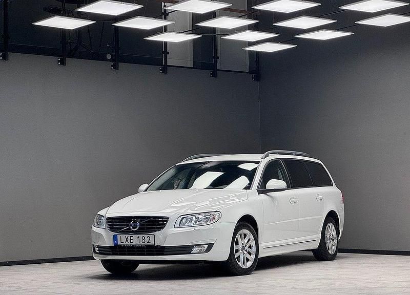 Vit Begagnad 2015 Volvo V70 Kinetic Kombi | 189 900 kr (Dyr) - Bild 1/3