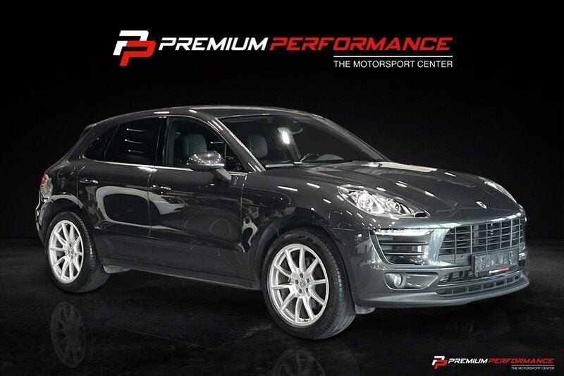 Grå (volcano grey metallic) Begagnad 2018 Porsche Macan SUV | 399 900 kr (Marknadspris) - Bild 1/4