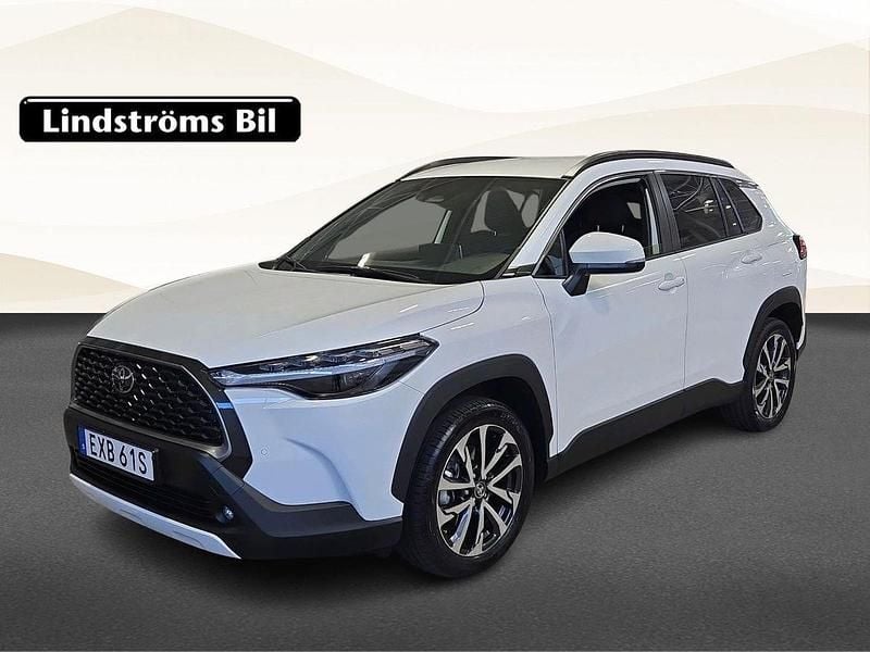 Vit Begagnad 2024 Toyota Corolla Cross Style SUV | 379 900 kr (Marknadspris) - Bild 1/3