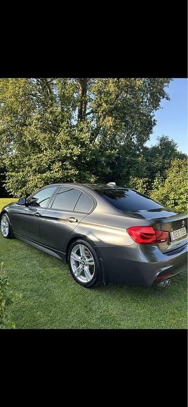 Grå Begagnad 2016 BMW 320 M Sport Sedan | 190 000 kr (Lite dyr) - Bild 1/4