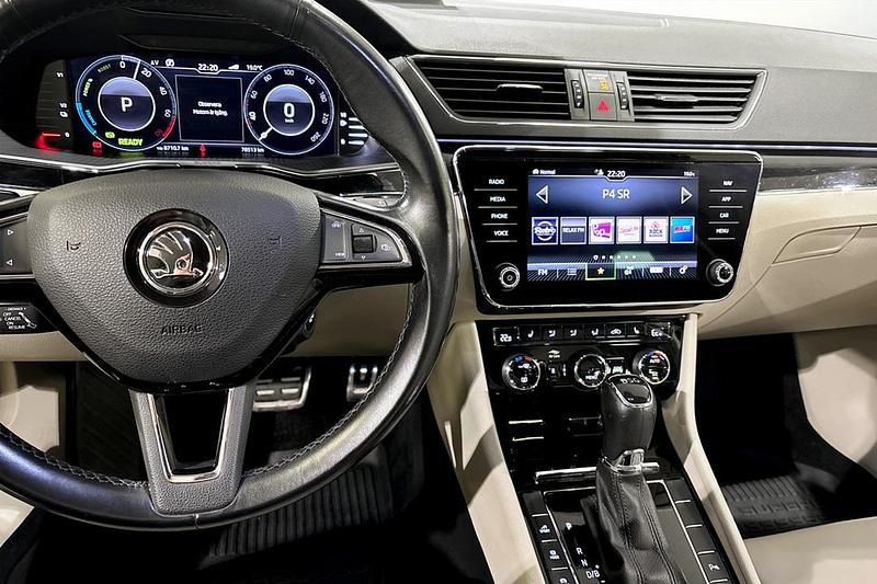 Begagnad Skoda Superb 2020 Svart Kombi