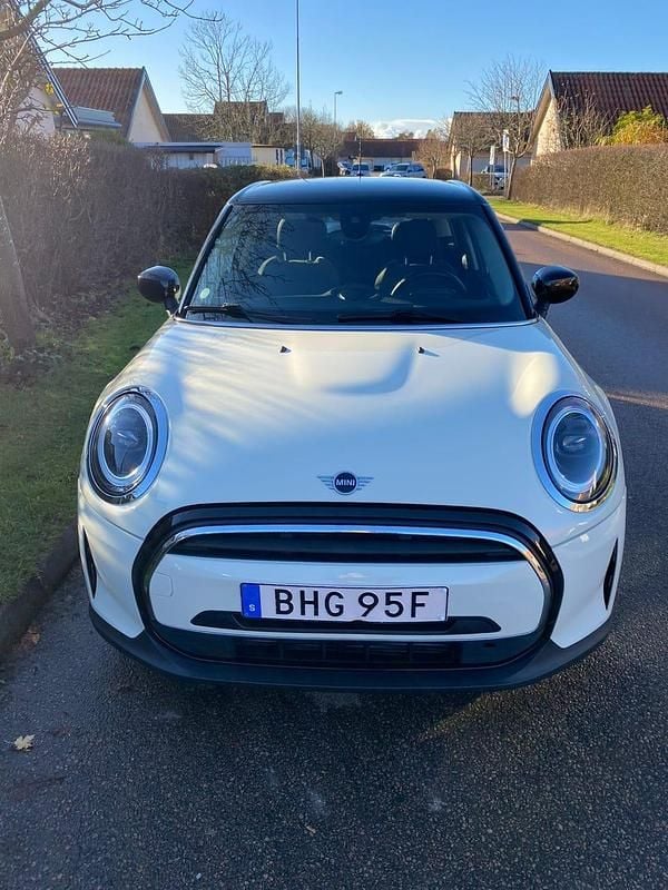 Begagnad Mini Cooper 136 HK (100 kW) 2022 Peppervit Halvkombi