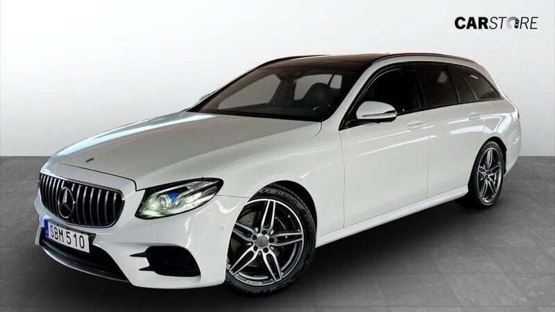 Vit Begagnad 2018 Mercedes E220 AMG Kombi | 259 900 kr (Bra pris) - Bild 1/4