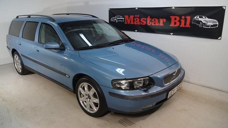 Blå Begagnad 2003 Volvo V70 Business Edition Kombi | 29 900 kr (Marknadspris) - Bild 1/4