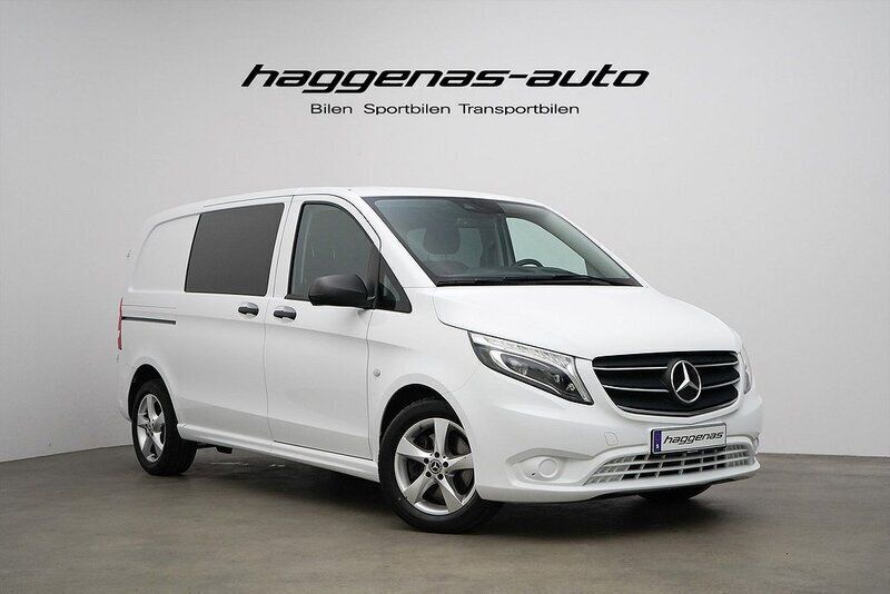 Vit Begagnad 2022 Mercedes Vito Minibuss | 449 000 kr (Marknadspris) - Bild 1/4