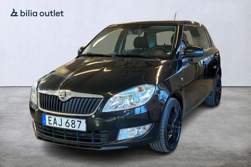 Svart Begagnad 2014 Skoda Fabia Ambiente Halvkombi | 79 900 kr - Bild 1/4