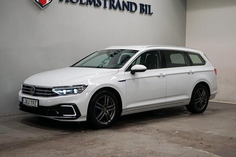 Begagnad VW Passat Executive 218 HK (160 kW) 2023 Vit Kombi