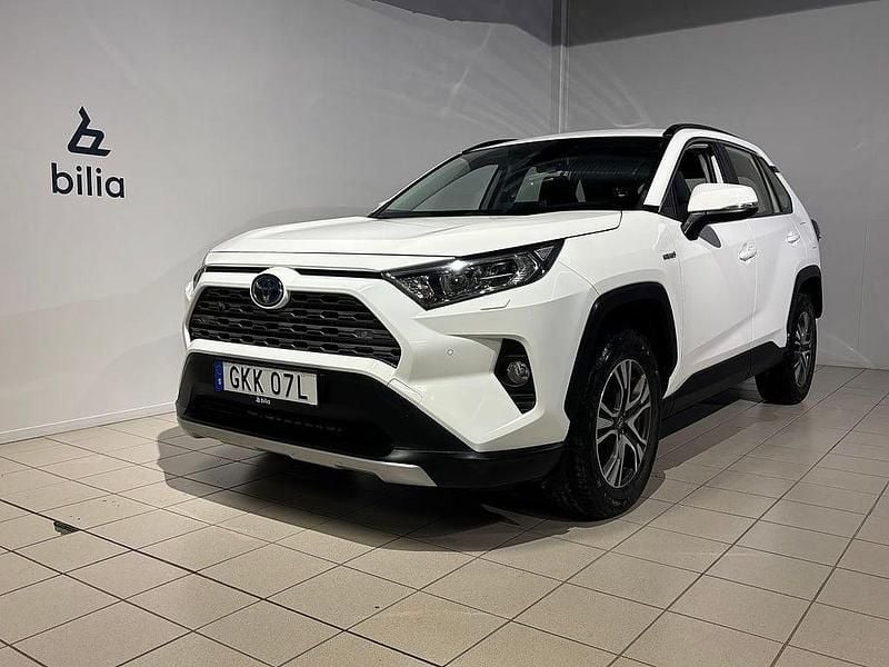 Vit Begagnad 2019 Toyota RAV4 Hybrid SUV | 289 800 kr (Bra pris) - Bild 1/4