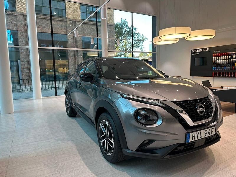 Ny 2024 Nissan Juke N-Connecta SUV | 273 767 kr - Bild 1/4