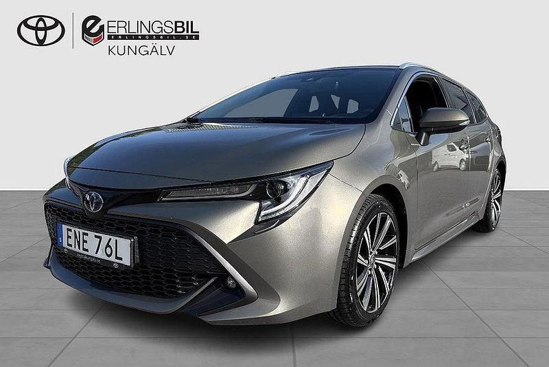 Grön Begagnad 2022 Toyota Corolla Style Kombi | 249 900 kr (Marknadspris) - Bild 1/3