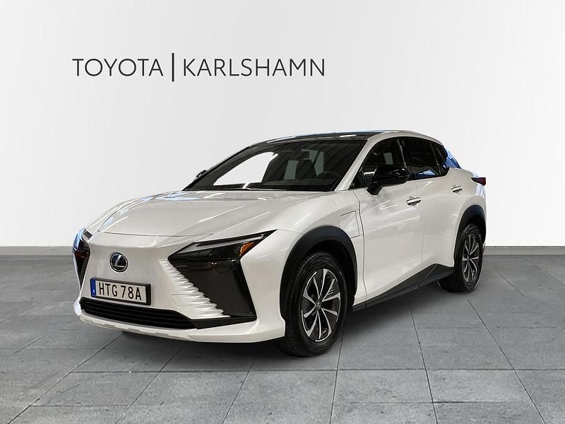 Vit Begagnad 2023 Lexus RZ 450e SUV | 419 900 kr - Bild 1/4