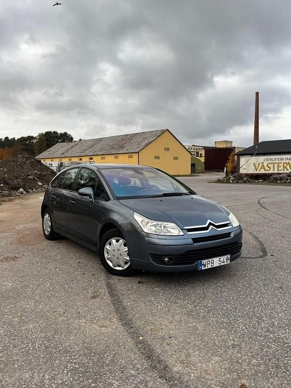 Begagnad 2005 Citroën C4 Halvkombi | 18 900 kr (Marknadspris) - Bild 1/4