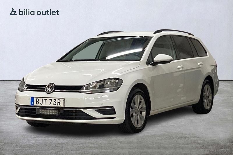 Vit Begagnad 2019 VW Golf VII Kombi | 179 900 kr (Marknadspris) - Bild 1/3