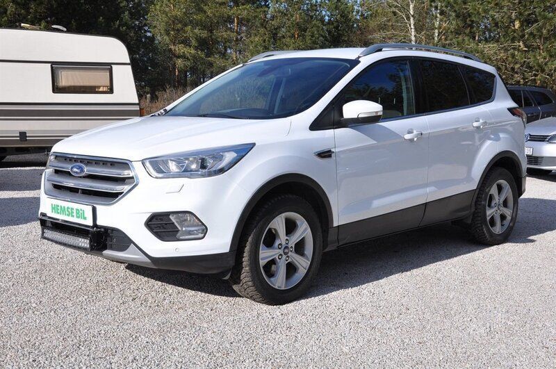 Begagnad 2019 Ford Kuga SUV | 159 900 kr - Bild 1/4