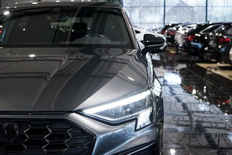 Begagnad Audi A3 Sportback e-tron S-Line 150 HK (110 kW) 2023 Grå Halvkombi