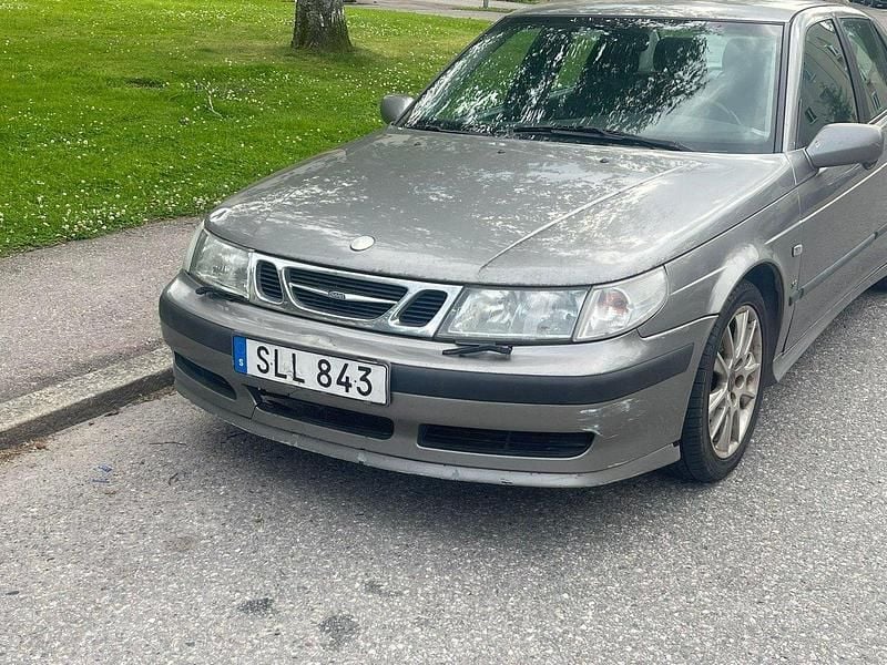 Grå Begagnad 2001 Saab 9-5 Sedan | 12 999 kr (Bra pris) - Bild 1/4