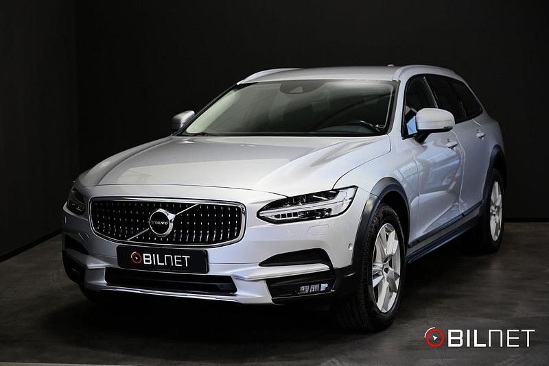 Silver Begagnad 2018 Volvo V90 CC Kombi | 379 900 kr (Marknadspris) - Bild 1/4