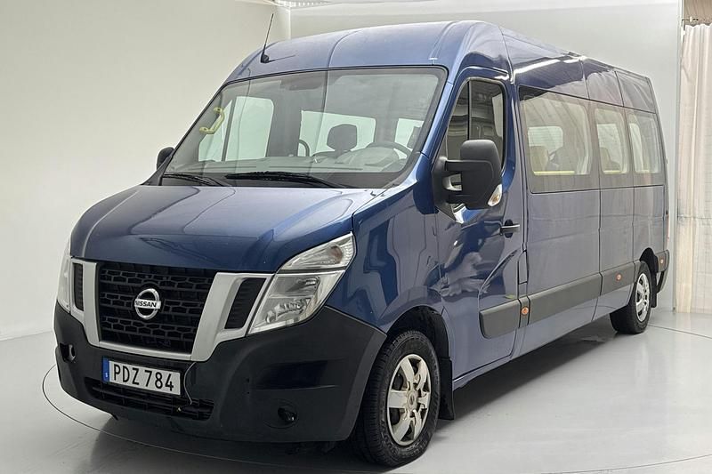 Mörkblå Begagnad 2017 Nissan NV400 Van | 75 000 kr (Marknadspris) - Bild 1/4