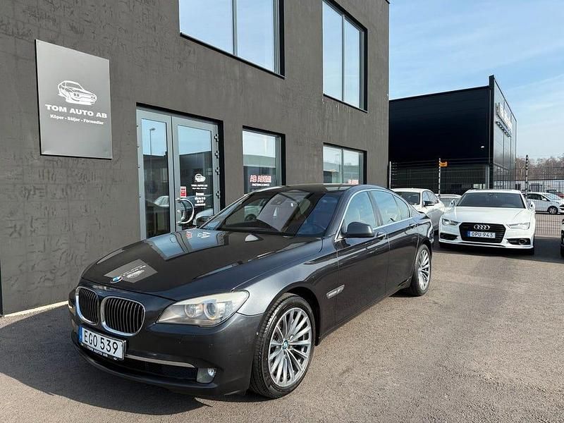 Begagnad BMW 750 408 HK (300 kW) 2011 Mörkgrå Sedan