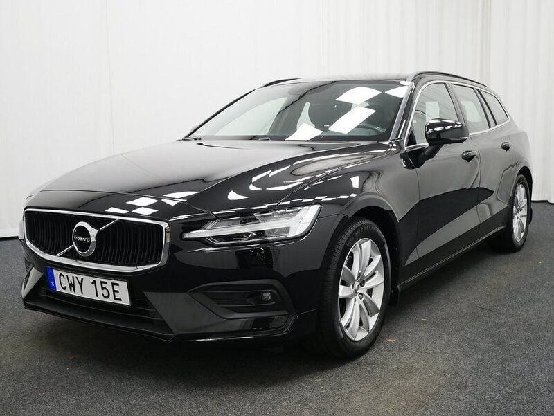 Svart Begagnad 2021 Volvo V60 Pro Kombi | 329 900 kr (Marknadspris) - Bild 1/4